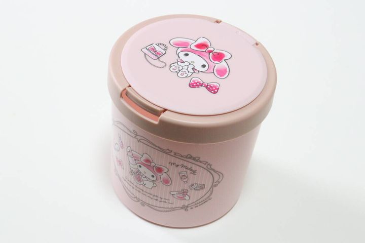 ダイソーのサンリオのマイメロディのワンタッチ綿棒ケース