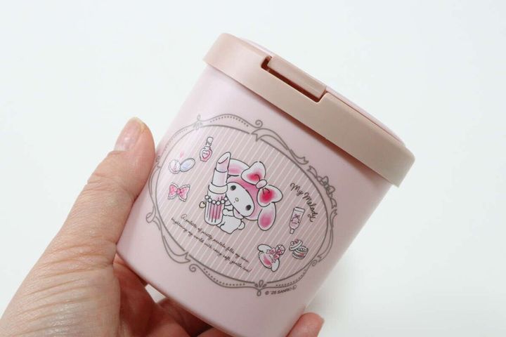 ダイソーのマイメロディのワンタッチ綿棒ケース