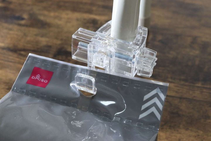 丸パイプ用はさんで取り付けフック フック装着