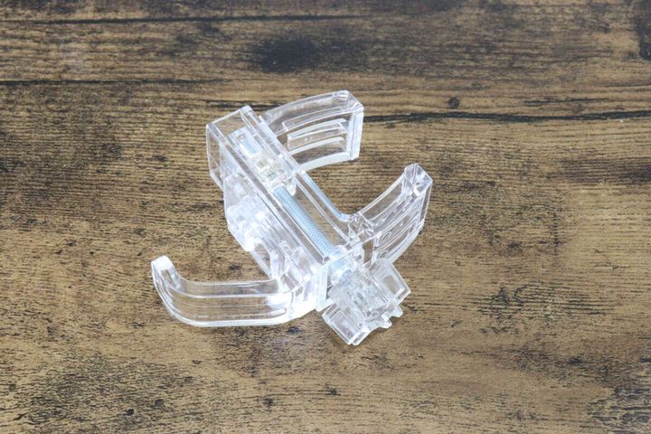 丸パイプ用はさんで取り付けフック