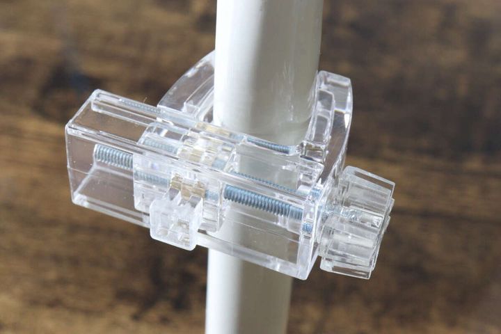 丸パイプ用はさんで取り付けフック 取り付け