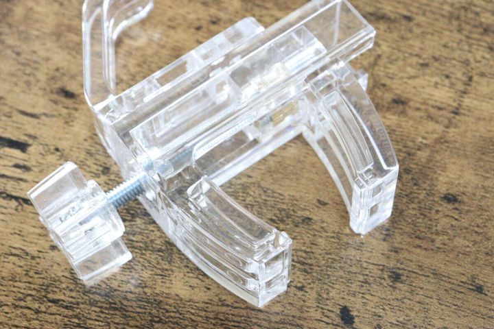 丸パイプ用はさんで取り付けフック アーム