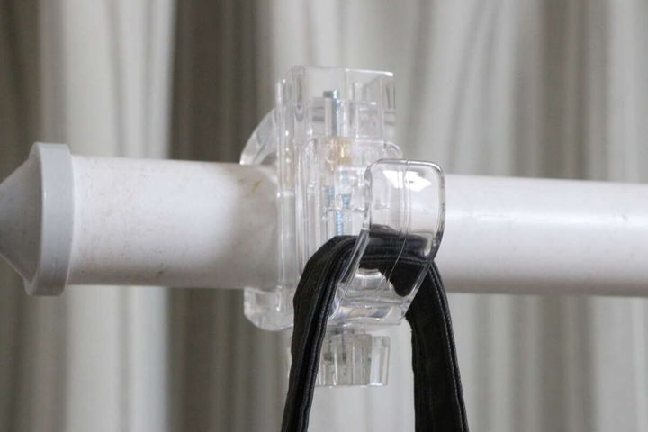 丸パイプ用はさんで取り付けフック 使用例