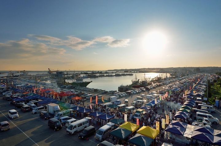 画像: 館鼻岸壁朝市