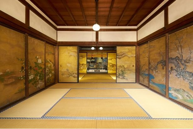 「狩野派作」と伝わる華麗な襖絵を持つ書院(通常非公開)