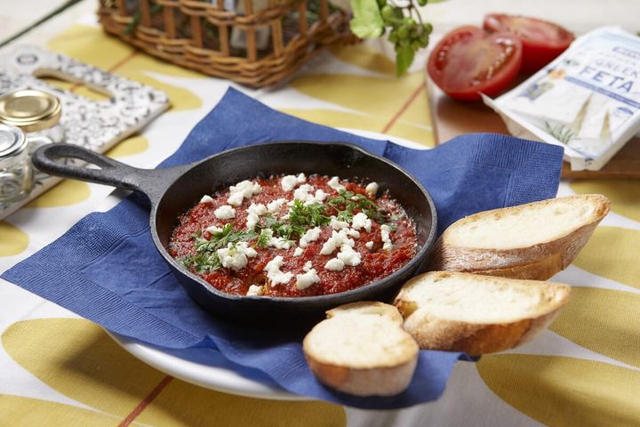 ギリシャ産フェタチーズ 海老とトマトのグリル～ガリデス・サガナキ～