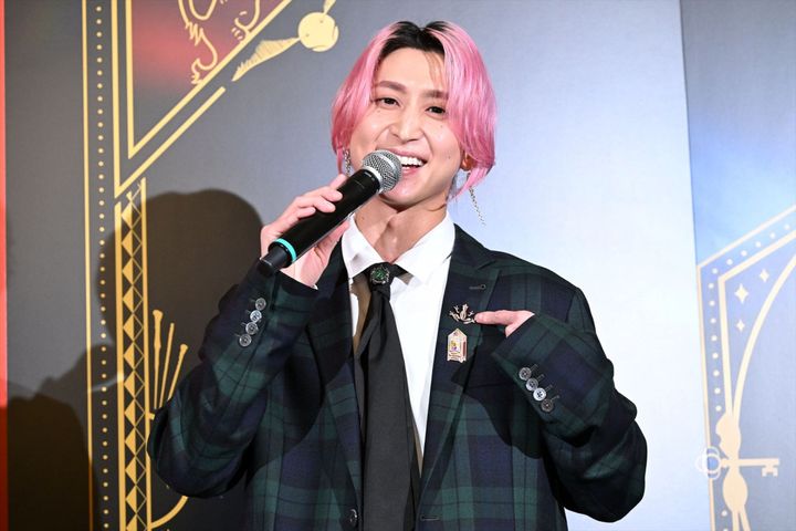 映画「ハリー・ポッター」25周年記念セレモニーに登場した佐久間大介（Snow Man） width=