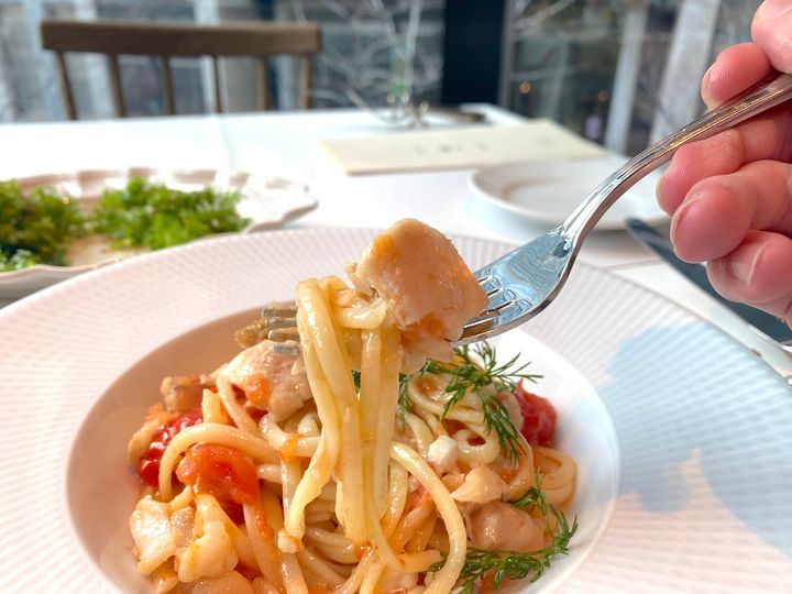 「ビストロ シロ」魚介とフェンネル、フレッシュトマトのパスタ2