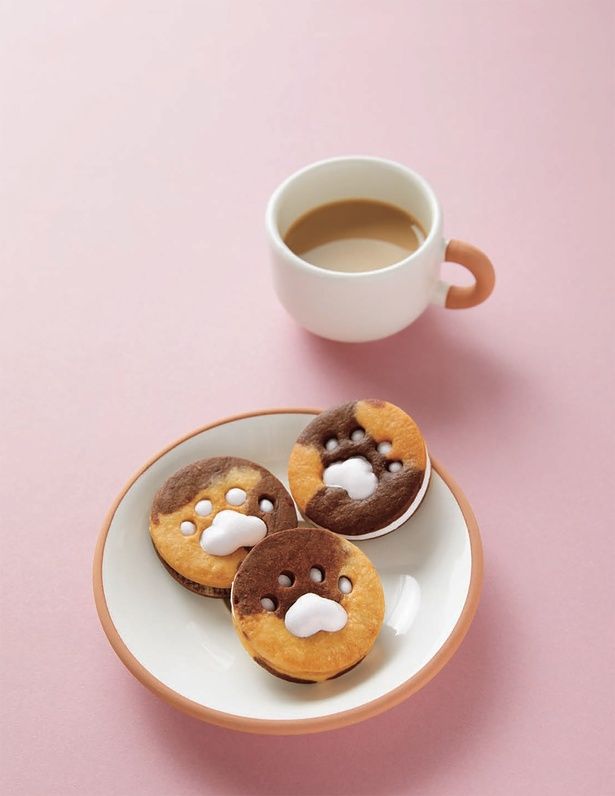 挟んだマシュマロのぷにっと食感が楽しい （C）きゅうり／KADOKAWA