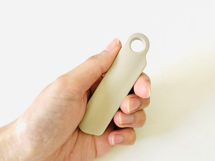 【セリア】やっと手に入った～♡SNSでバズった便利アイテム→ウワサどおり「サッ」と「シュッ」と快適でした♪