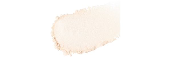 きちんと感をだすには、お粉はマスト