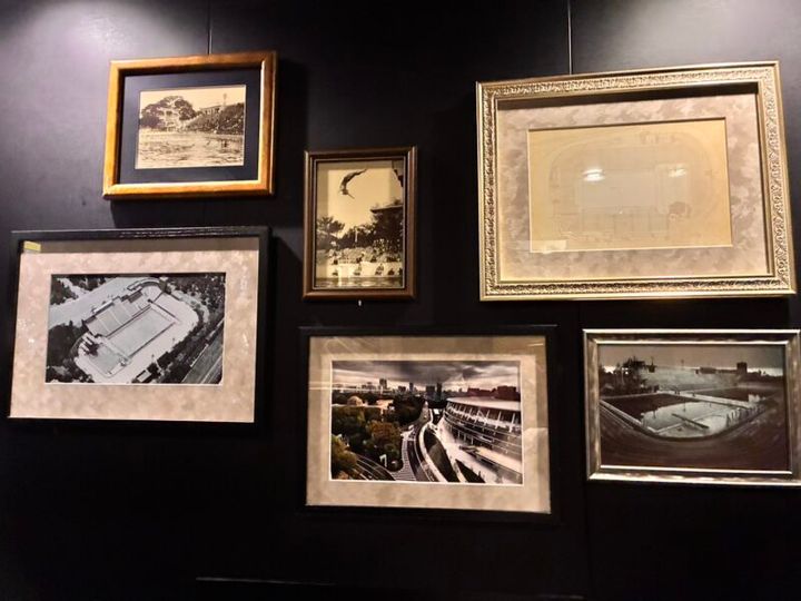 エレベーターには、昔の写真なども