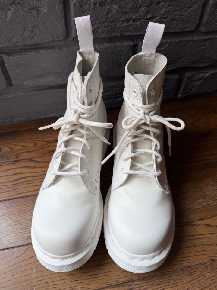 26年3月上林さんブログ_ 1460 TWIST MM6 8ホールブーツ