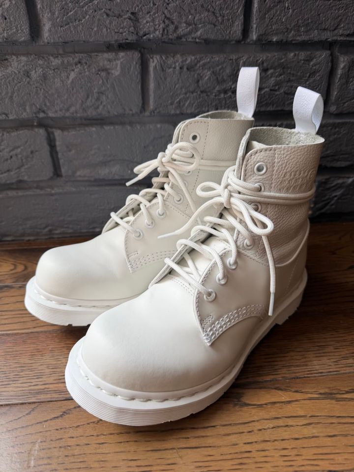 26年3月上林さんブログ_ 1460 TWIST MM6 8ホールブーツ