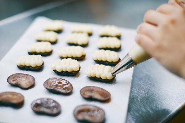 群馬県産の食材を使用した新感覚スイーツ「アイス花豆サンドウィッチ GUNMA」発売