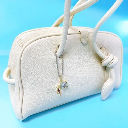 写真を入れて楽しむアクセサリー「フォトフレームシリーズ」が登場！自分の好きを持ち歩こう