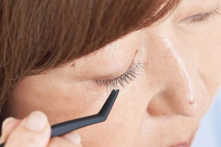 つけまつ毛のつけ方
