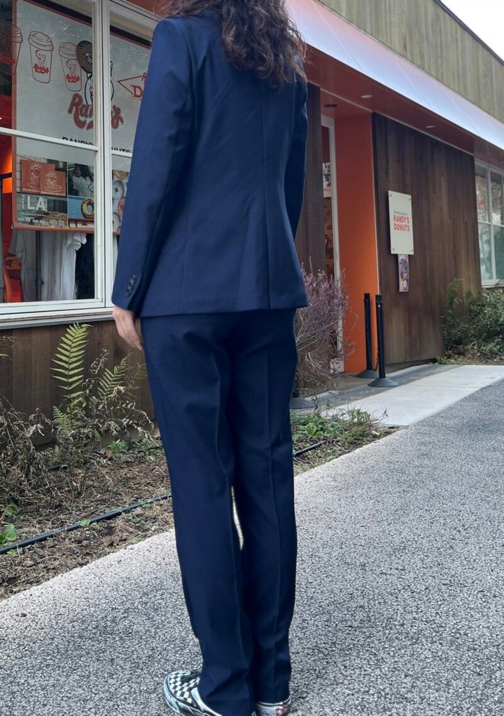 もちろん後ろ姿もキレイです。全方位で美シルエットを描いてくれるなんてうれしすぎます！