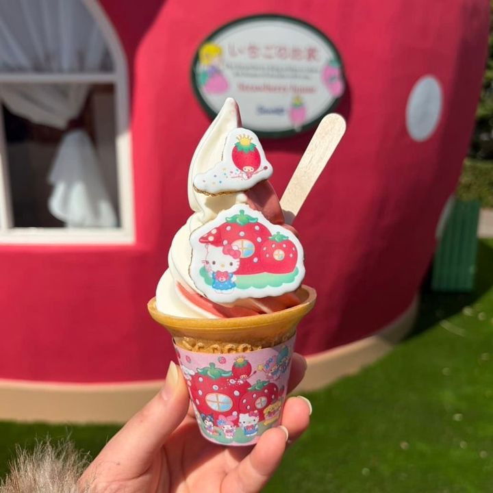 いちごのお家ソフトクリーム