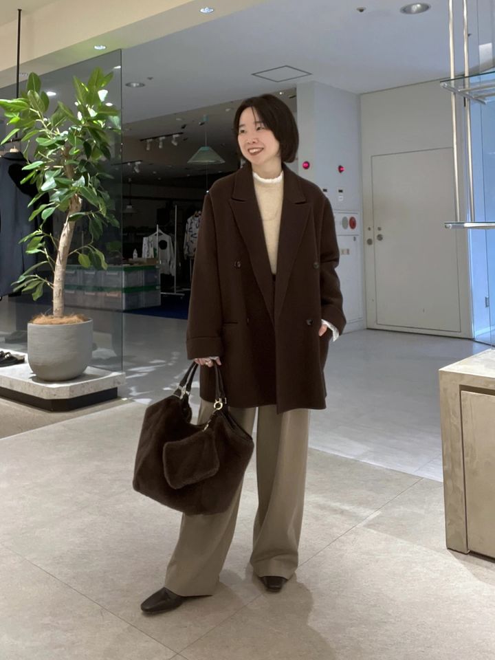 ブラウンの起毛素材であったか＆美シルエット