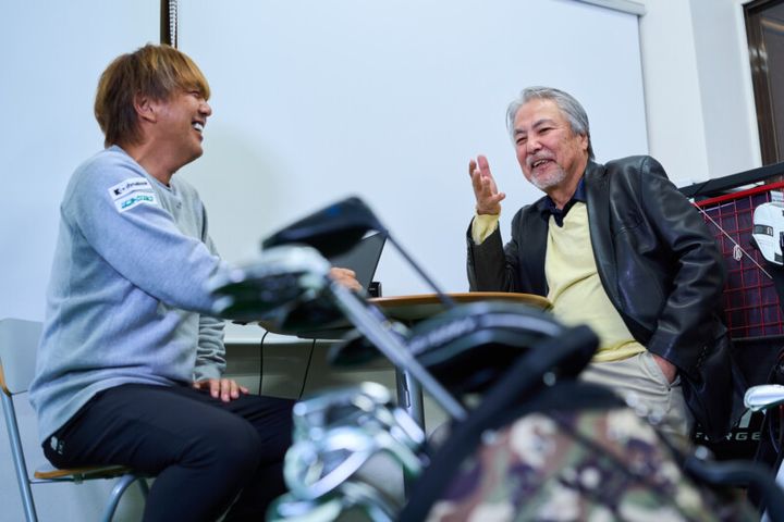 文壇のボス・大沢在昌さんをカノマタがフィッティング！ シャフトの意外な選び方とは？