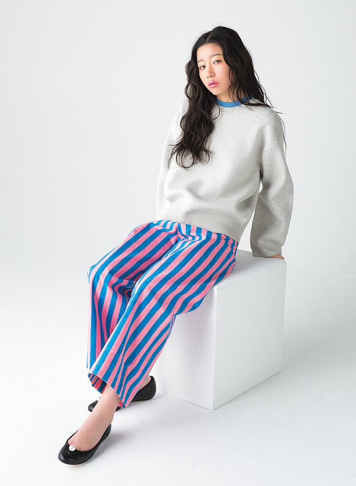 インドの伝統的な手捺染に着想を得たブランドのパンツ。