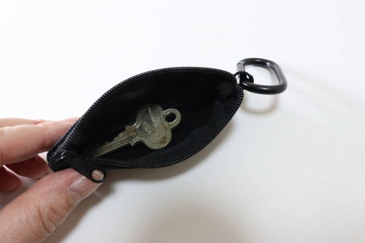 スリムコインケース オーバルカラビナ付き 使用例