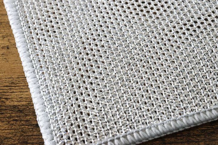 ダイソーのダブルメッシュクロスは粗目のメッシュ地で乾きやすい