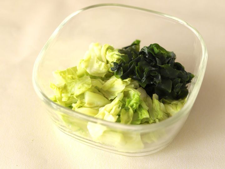 「春キャベツとワカメのナムル」レシピ