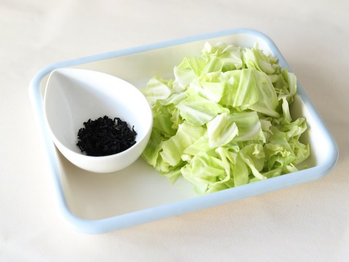 「春キャベツとワカメのナムル」レシピ