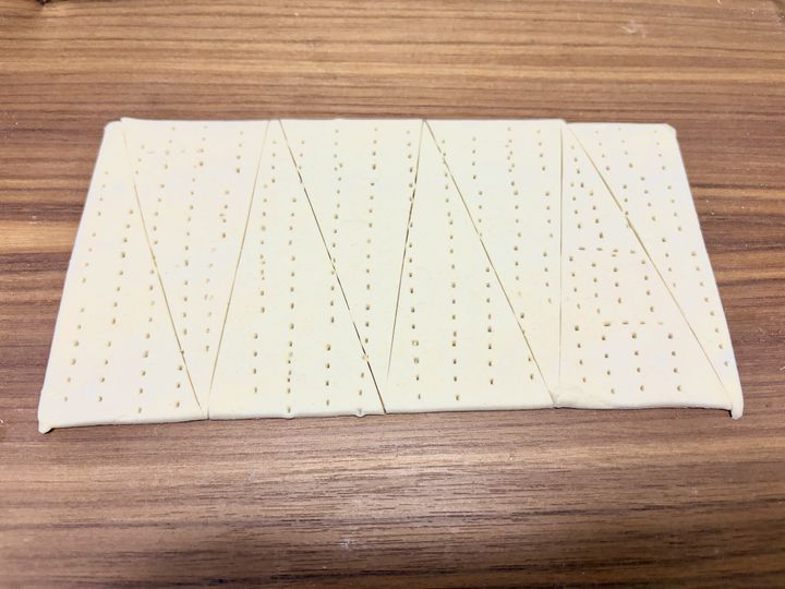 カットして穴あけ済みのパイシート