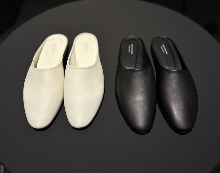 画像: 【ミズイロインド】ベーシックスリッポン各¥49,500 mizuiroind.jp