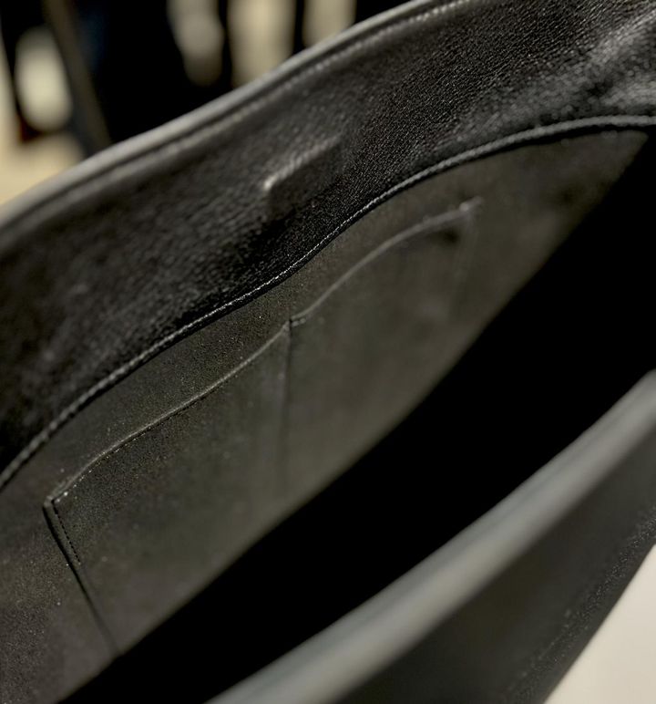 画像: 【ミズイロインド】ワンハンドルトートバッグ L［縦37.5×横30×マチ14㎝］¥59,950 mizuiroind.jp