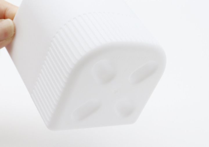 ダイソーの壁掛けプチポットの底