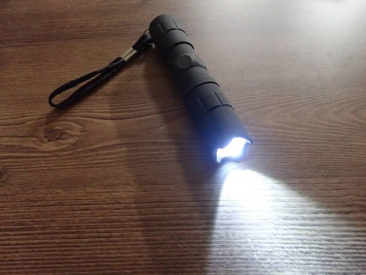 DAISO(ダイソー)：LEDライトBLT