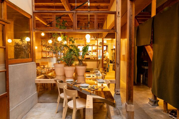 城崎温泉の夜をゆったりと楽しむ、地元食材を大切にするレストラン「YOL」