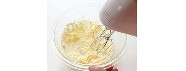 ハンドミキサーで混ぜる （C）きゅうり／KADOKAWA
