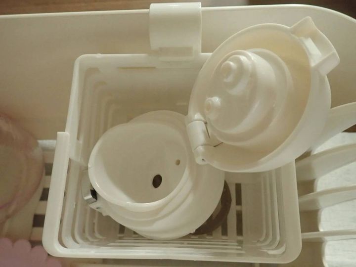 DAISO(ダイソー)：伸縮式水切りかご用小物入れ