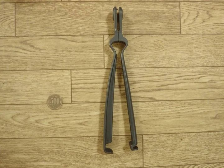 DAISO(ダイソー)：レトルトしぼりandカッター