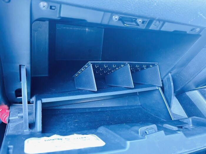 【100均】モタモタ解消！車移動がちょこっと快適になる「穴だらけの板」の正体は？