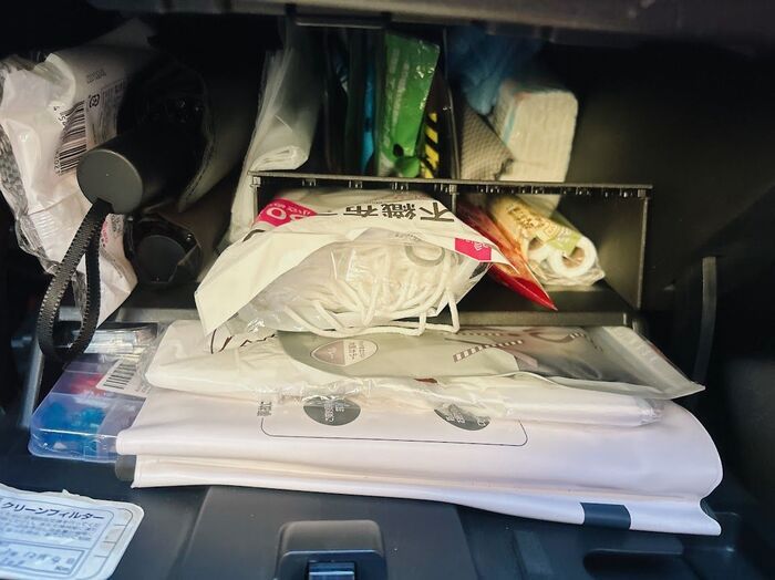 【100均】モタモタ解消！車移動がちょこっと快適になる「穴だらけの板」の正体は？