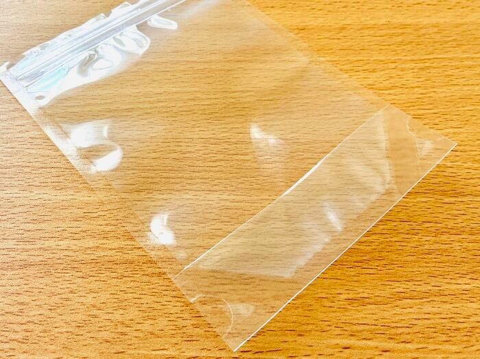 【セリア】大人気アイテムが袋タイプに進化！「自立してすっきり収納」「もうシナシナさせない」