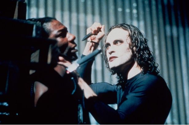 【写真を見る】ブランドン・リーの遺作となった『クロウ 飛翔伝説』や知られざるテレビシリーズなどを振り返り！ [c]Miramax/courtesy Everett Collection