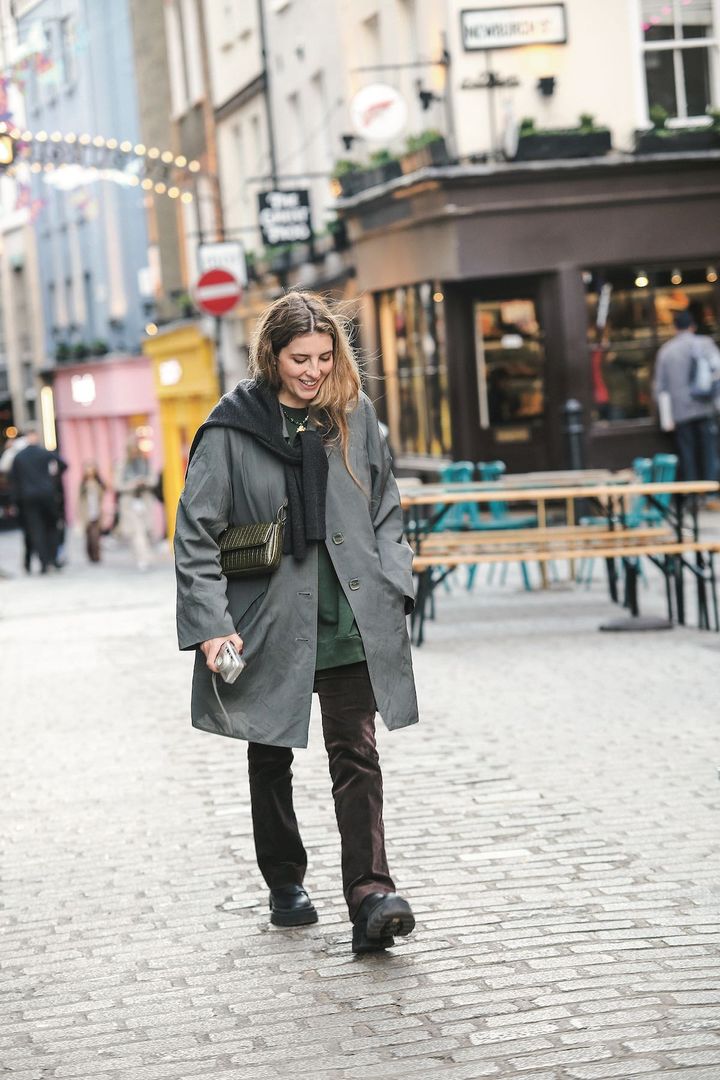 ワントーンでまとめたコーデが人気！おしゃれな着こなしをCHECK【ロンドンガールの一週間コーデ】