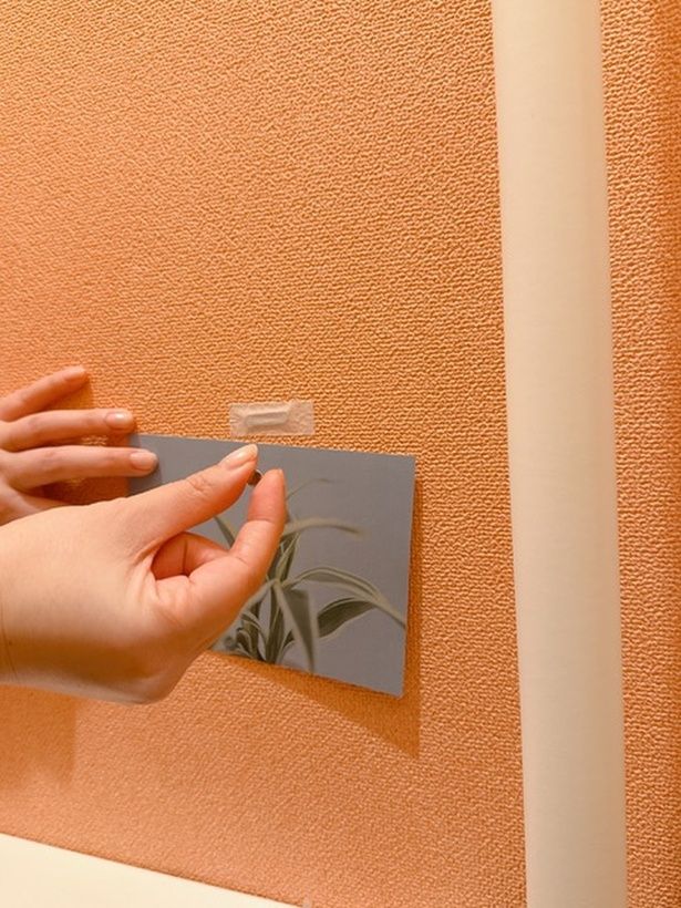 穴を開けずにポストカードを飾る ▶キッチンでも (C)のものも