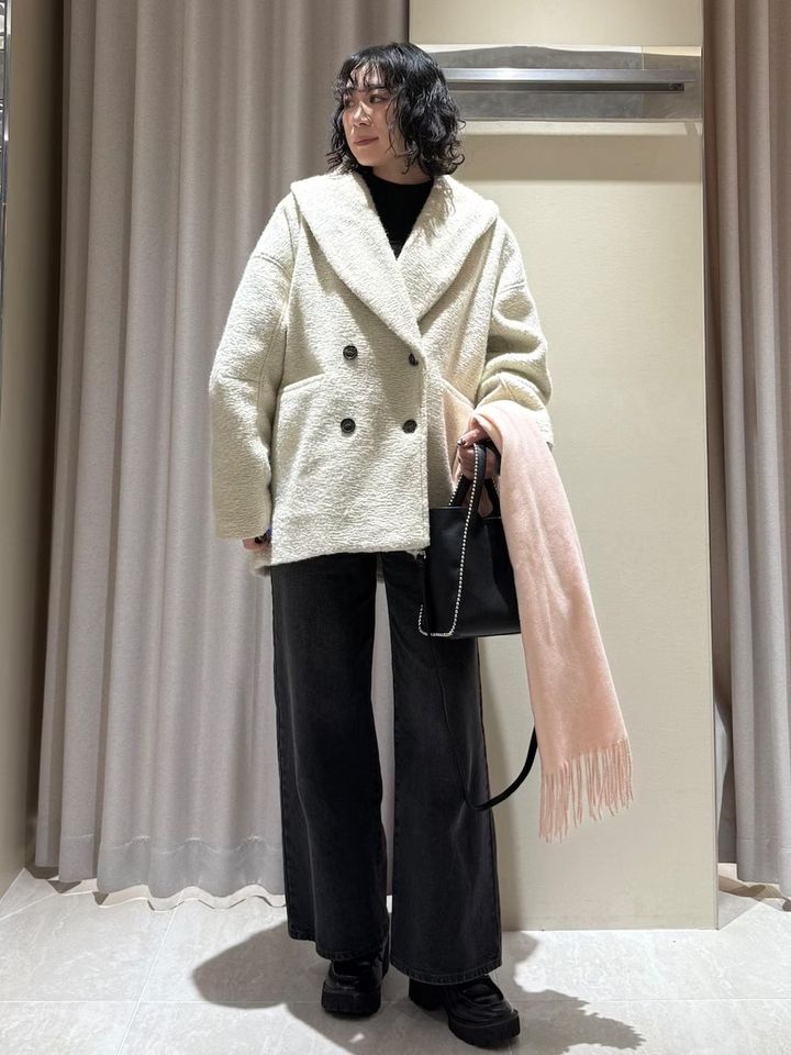 優しいピンクのストールは万能に使える