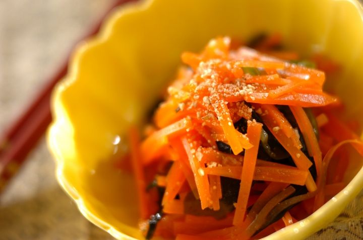 ワカメとニンジンのナムル