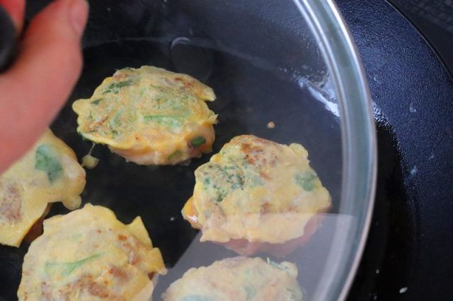 豚こま肉と大葉のピカタ