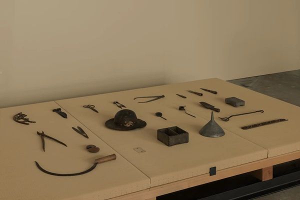 【東京都渋谷区】「古道具坂田」を通じて蒐集された品々が並ぶ、吉澤宏隆氏のコレクションセールを開催