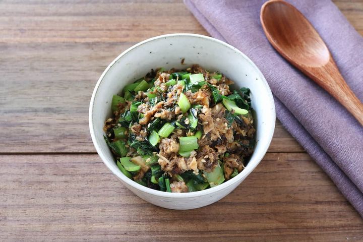 鯖缶と小松菜のそぼろ